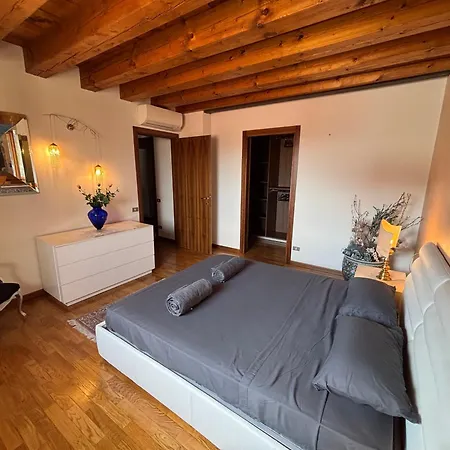 Prestigioso Duplex A Due Passi Dall'arena 아파트